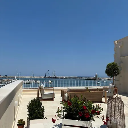 Mode, With Panoramic Sea View Terrace شقة *